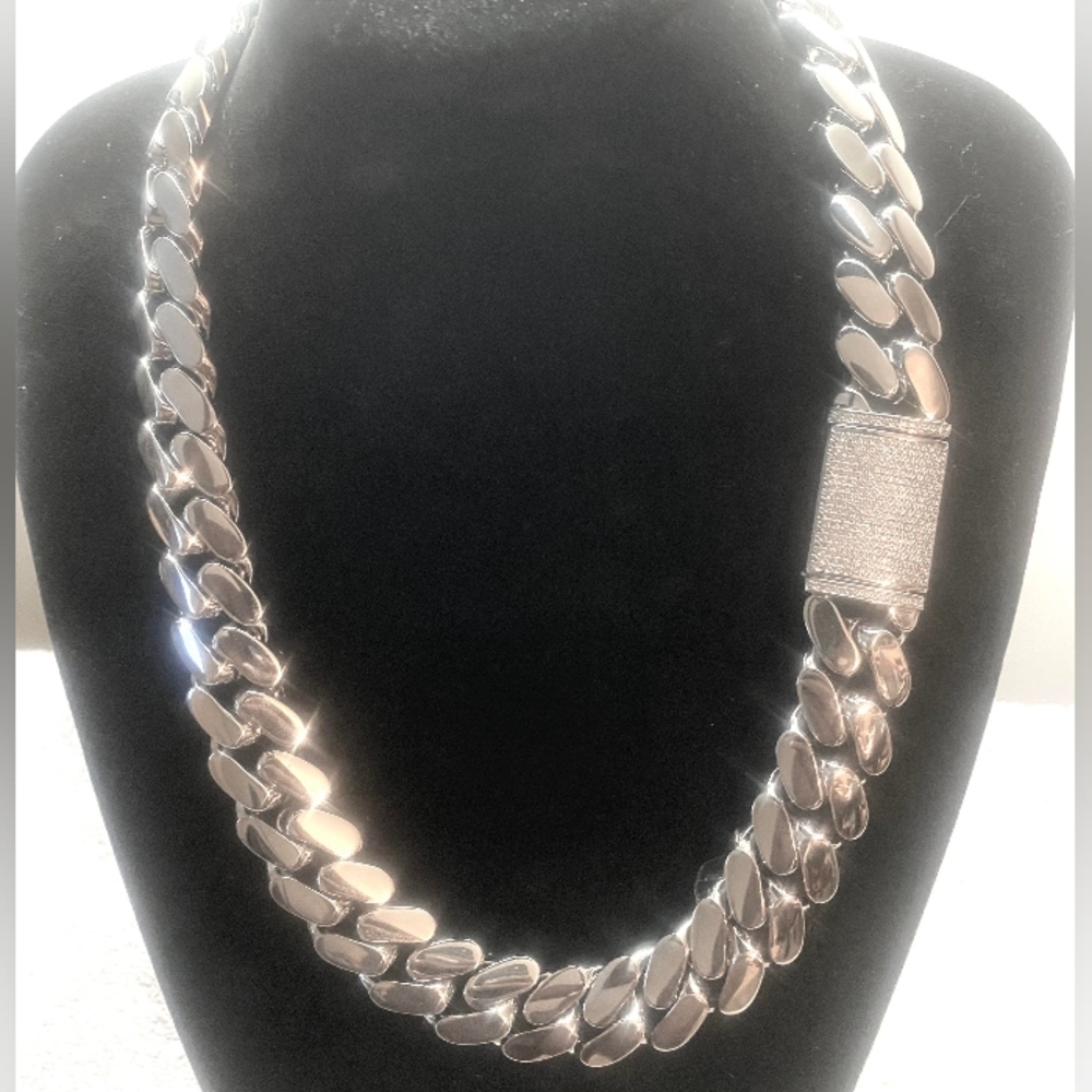 Stainless necklace with czs